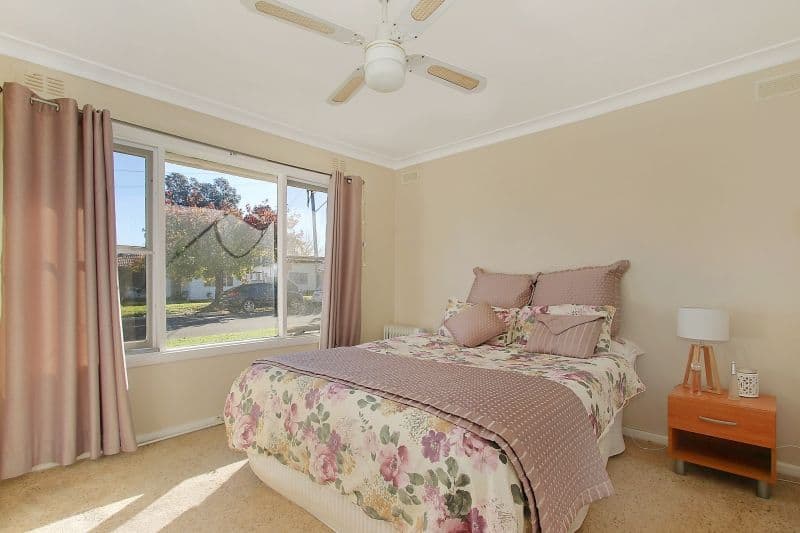 390 Hedley Crescent, Lavington - Thumbnail 6