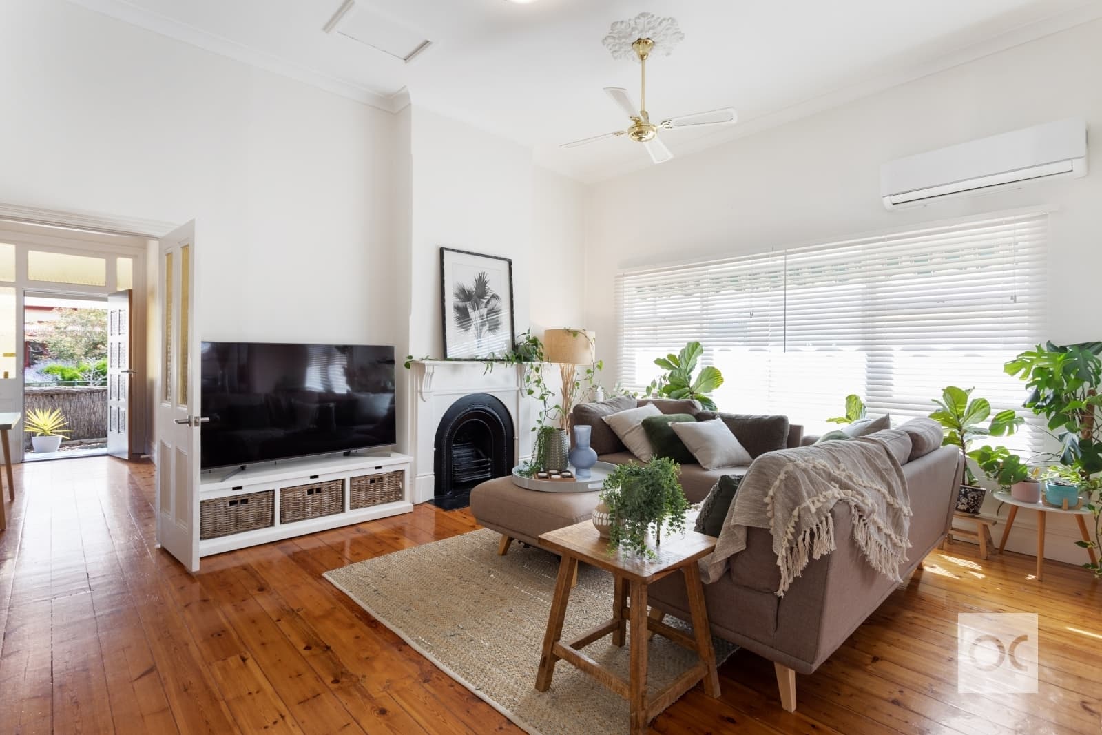 8 Waverley Street, Largs Bay - Thumbnail 2