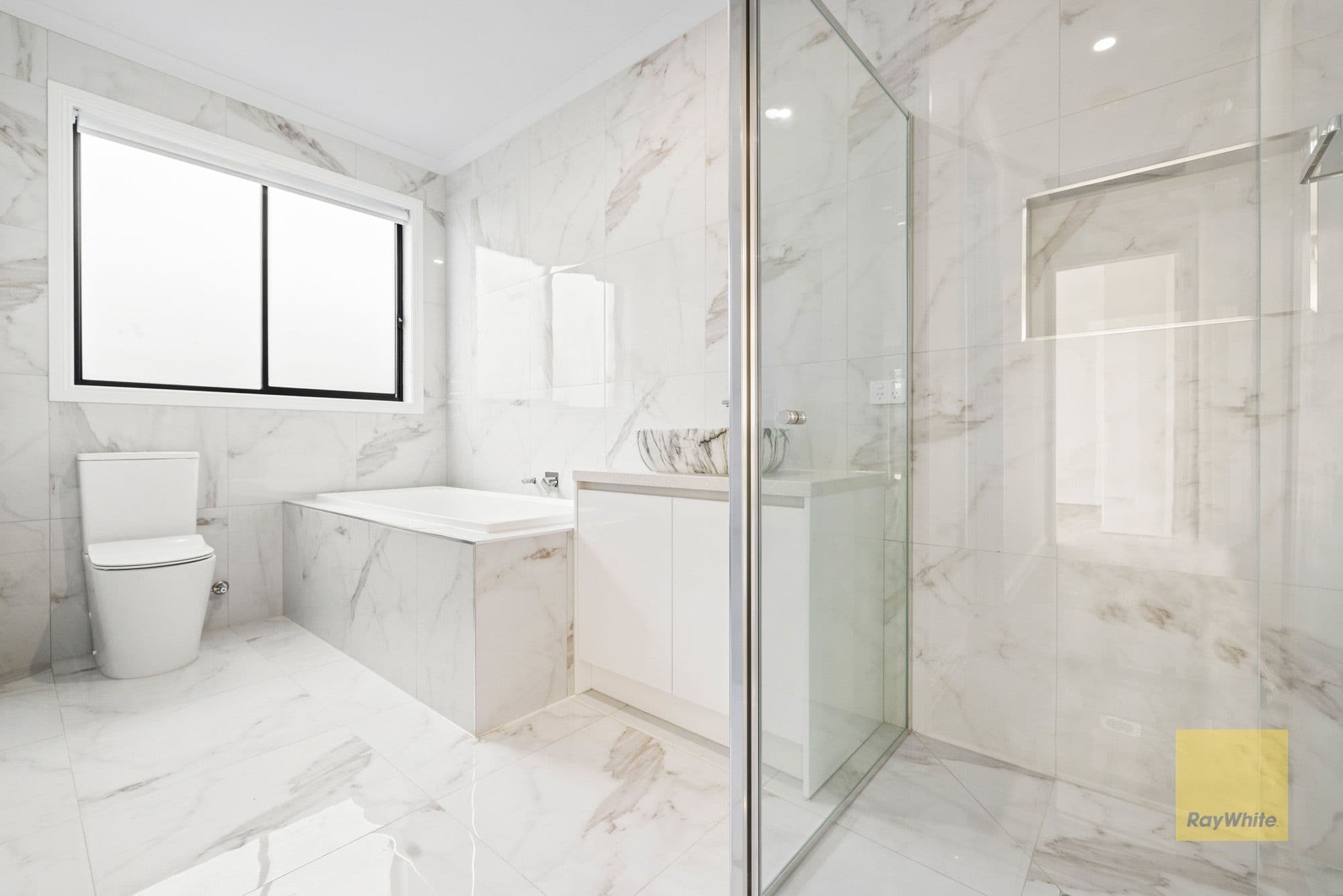 24 Shale Road, Werribee VIC 3030, Werribee - Thumbnail 4