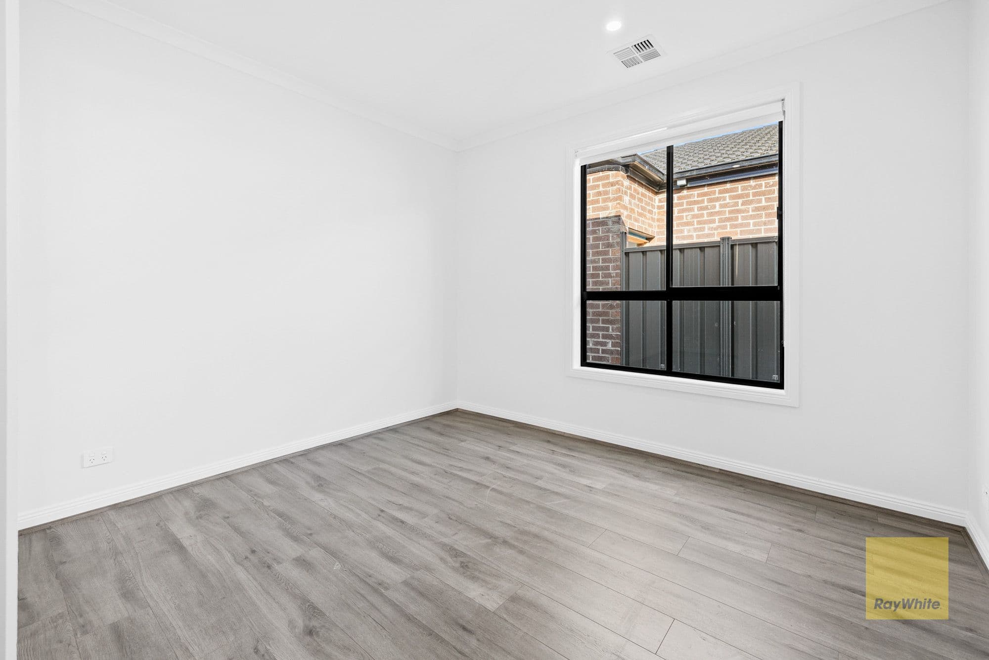 24 Shale Road, Werribee VIC 3030, Werribee - Thumbnail 7