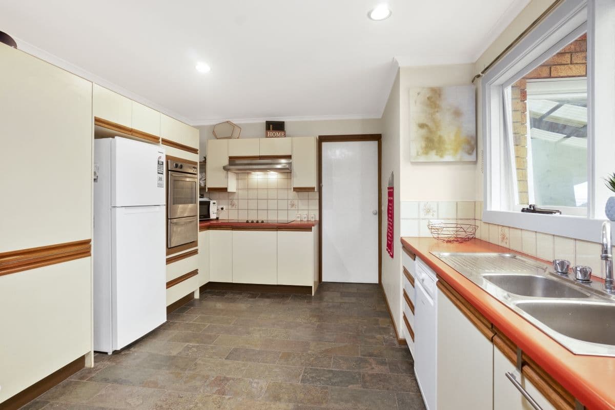 27B Rowes Road, Werribee VIC 3030, Werribee - Thumbnail 3