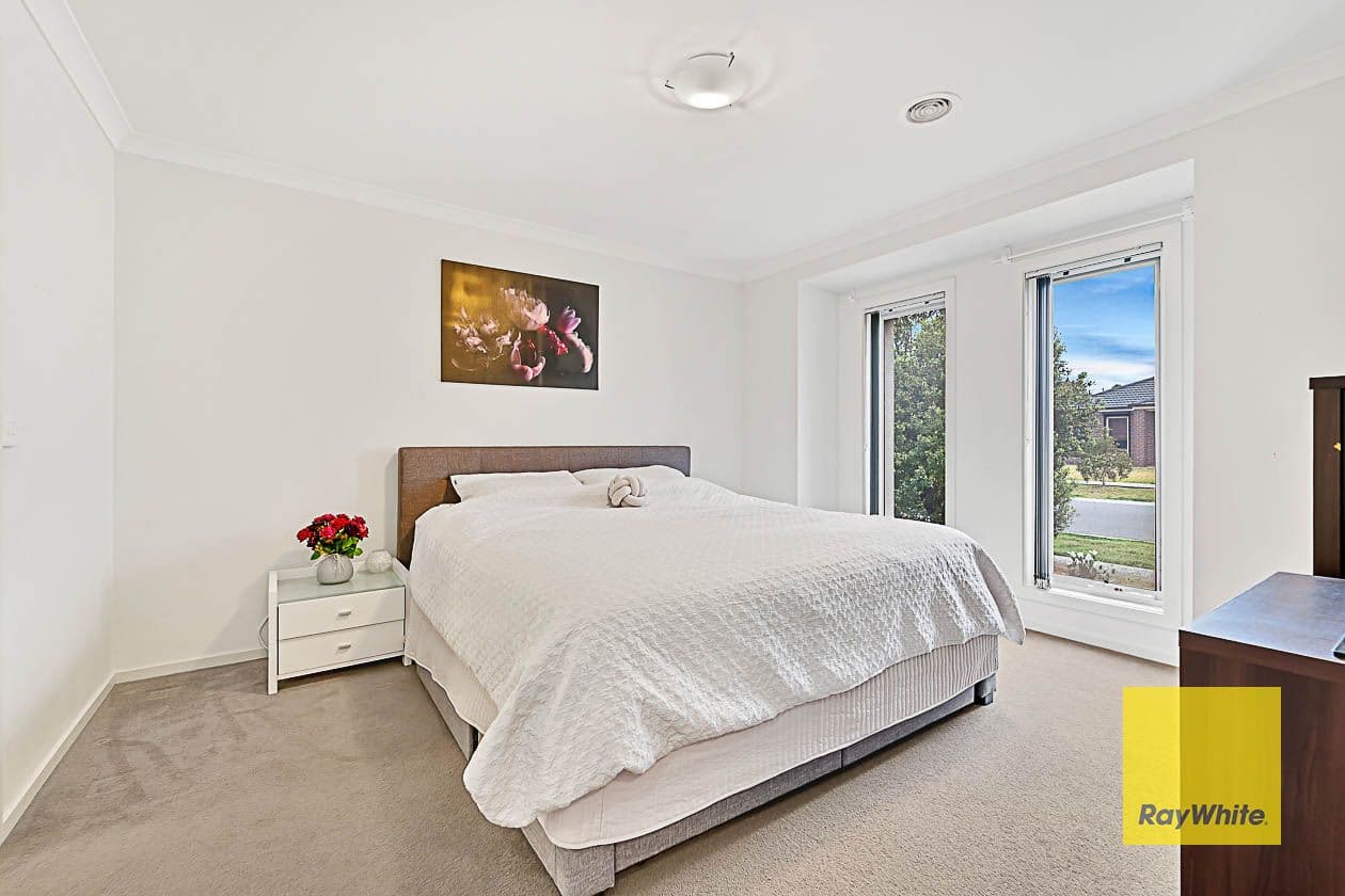 13 Higgins Way, Truganina VIC 3029, Truganina - Thumbnail 2