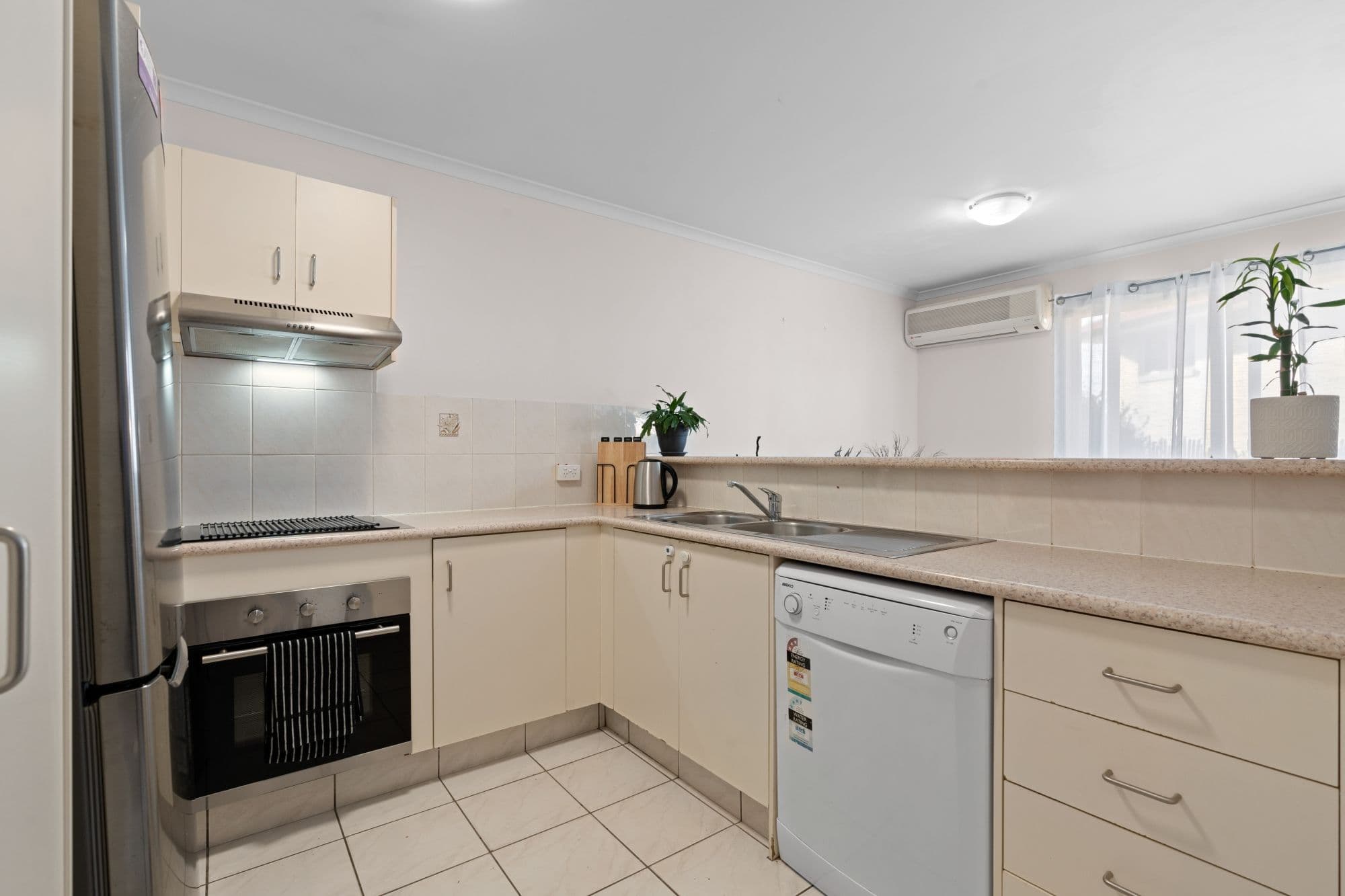102-104 Alexander Drive, Highland Park QLD 4211, Highland Park - Thumbnail 3