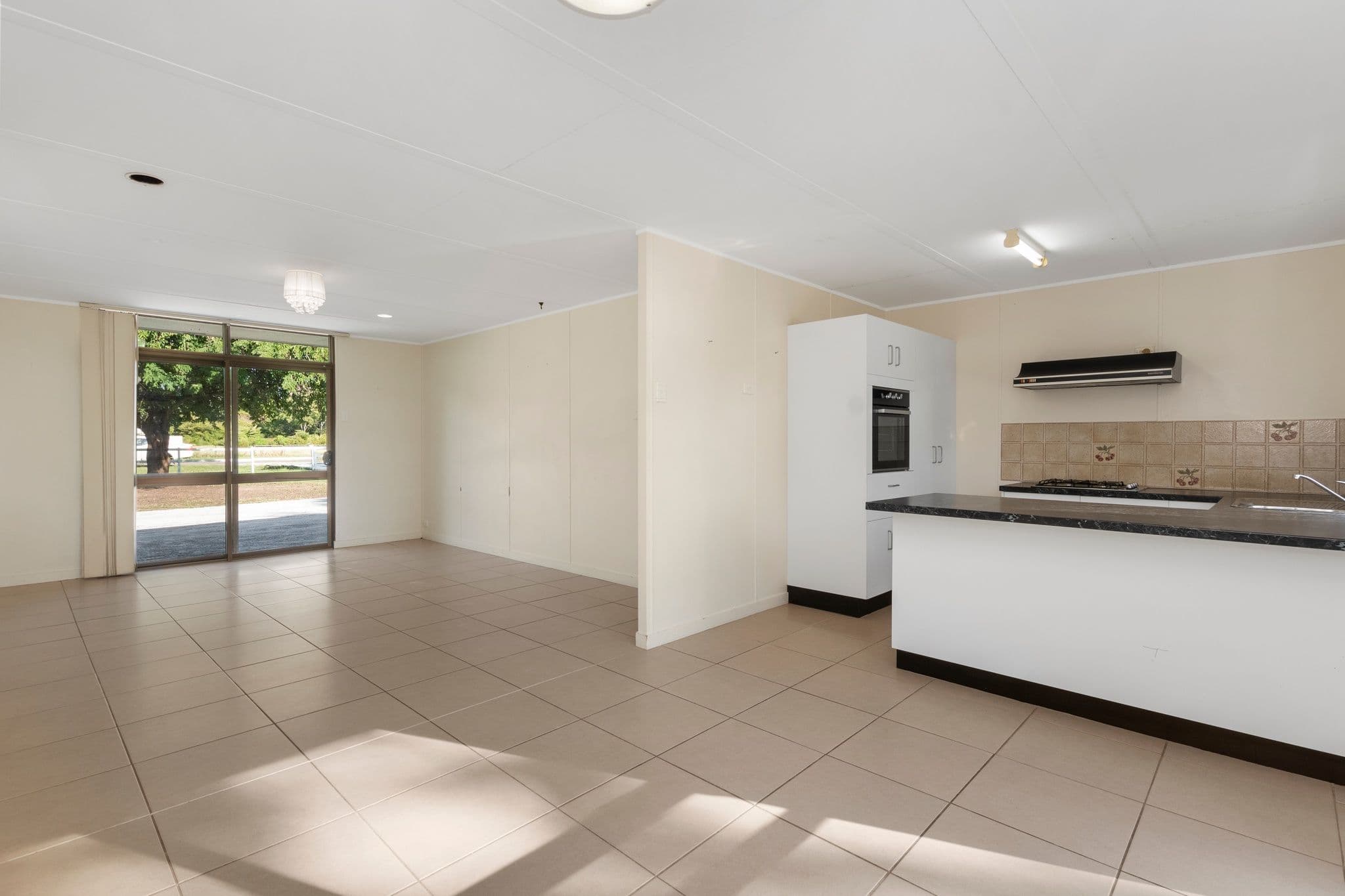 14 Duggan Drive, Alligator Creek QLD 4816, Alligator Creek - Thumbnail 4