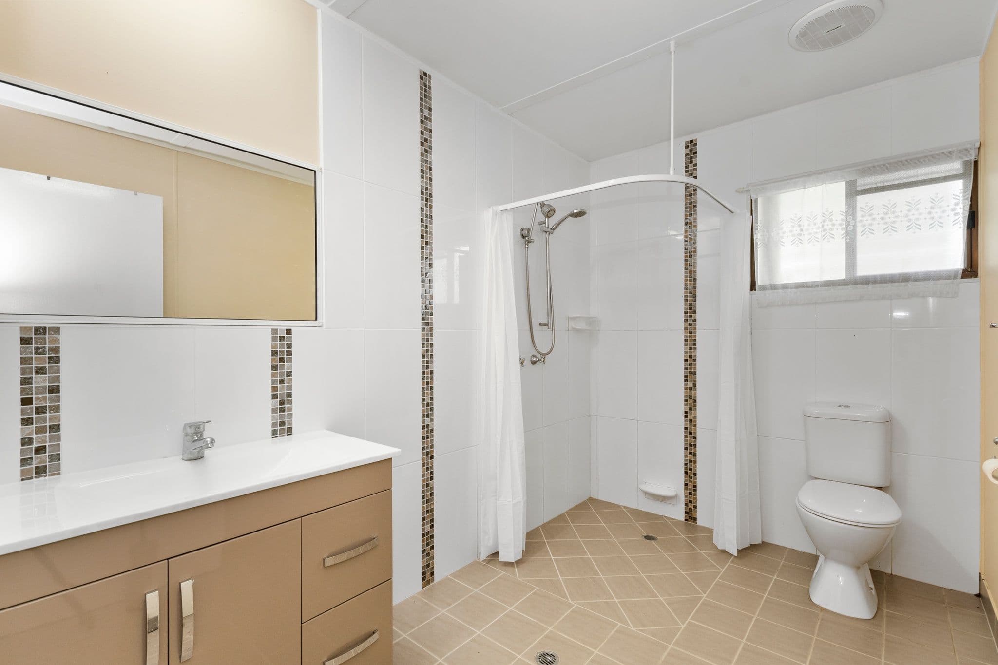 14 Duggan Drive, Alligator Creek QLD 4816, Alligator Creek - Thumbnail 7