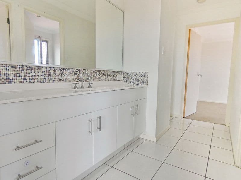 7 Estuary Way, Springfield Lakes QLD 4300, Springfield Lakes - Thumbnail 5