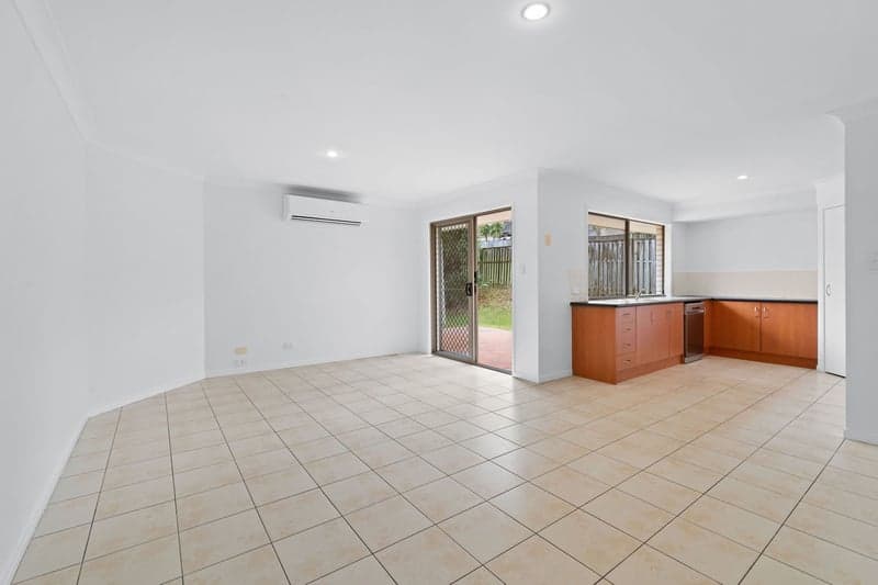 17 Beaumont Crescent, Pacific Pines - Thumbnail 3