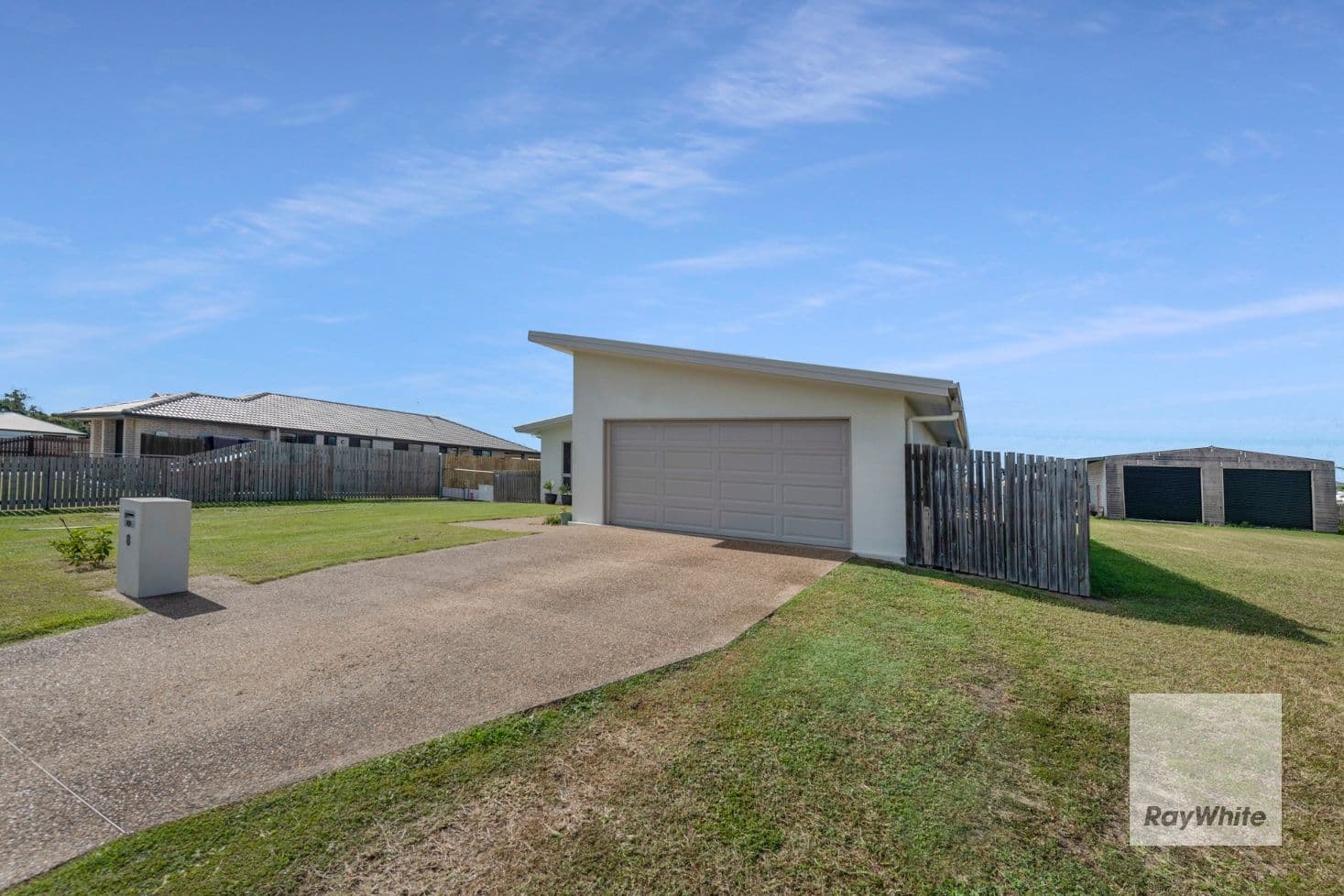 8 Avalon Street, Burnett Heads QLD 4670, Burnett Heads - Thumbnail 2
