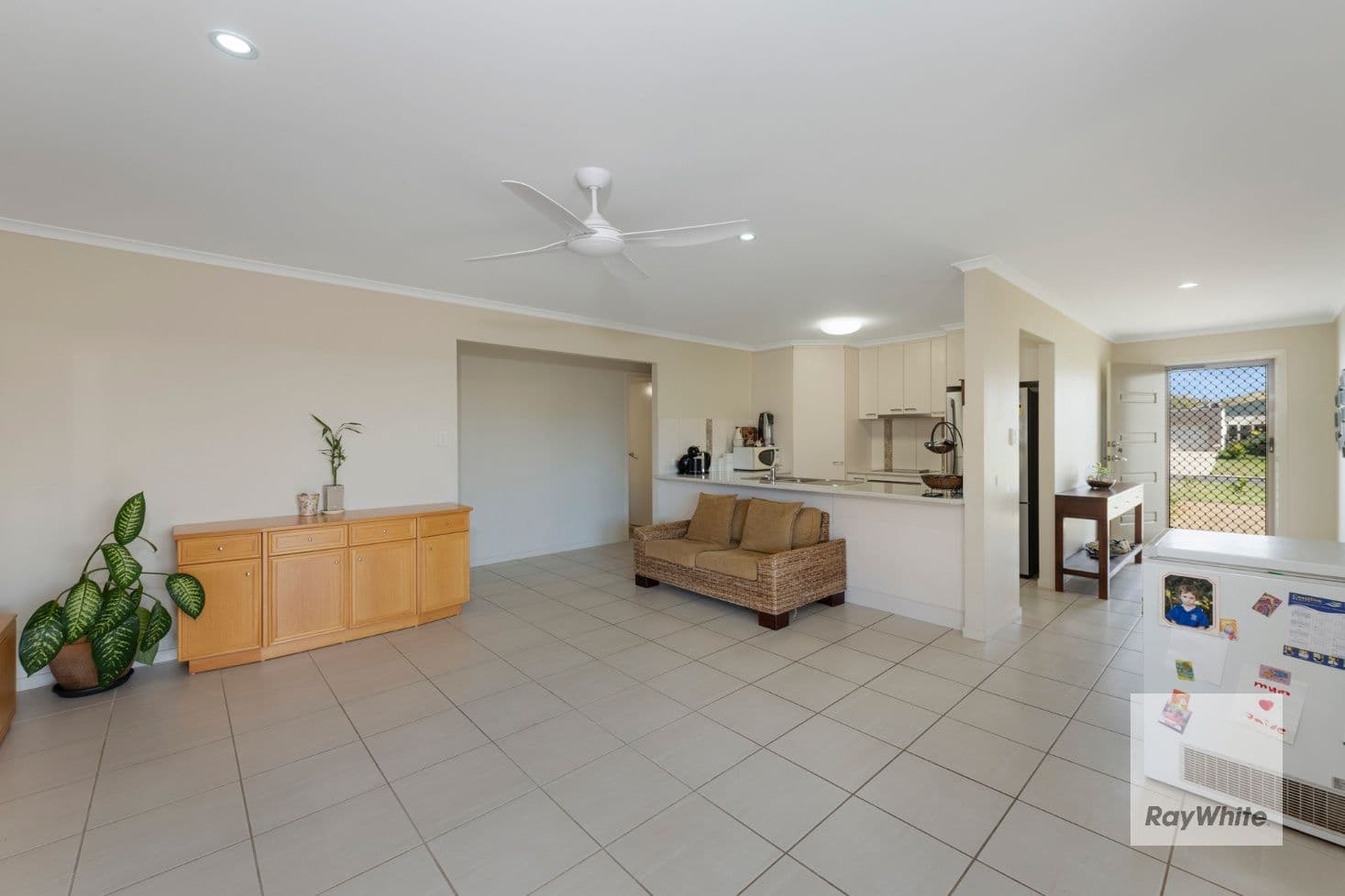 8 Avalon Street, Burnett Heads QLD 4670, Burnett Heads - Thumbnail 4