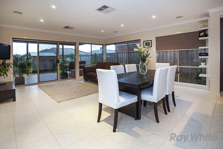 11 Monbulk Crescent, Rowville VIC 3178, Rowville - Thumbnail 3