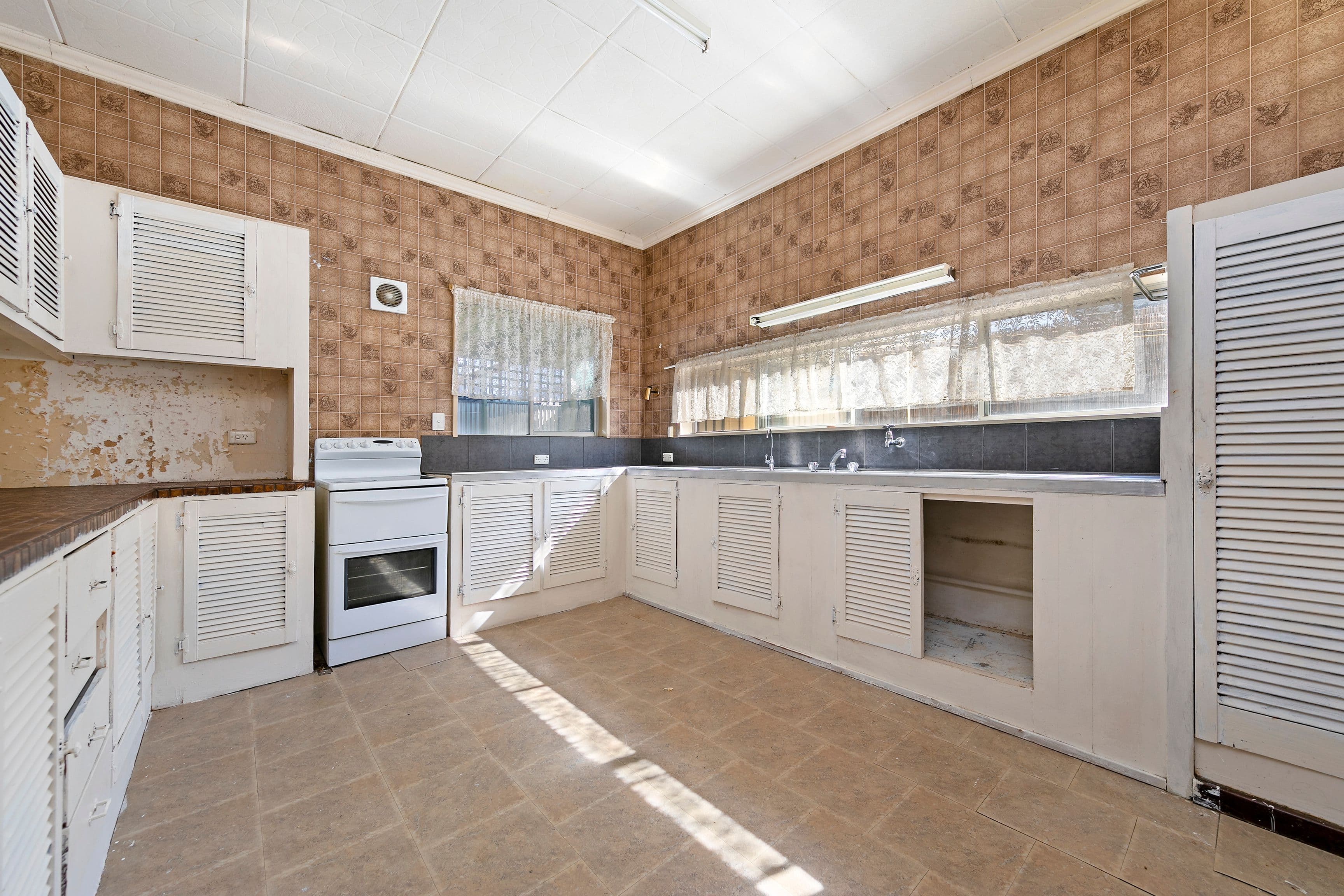 14 Vale Avenue, Holden Hill SA 5088, Holden Hill - Thumbnail 5