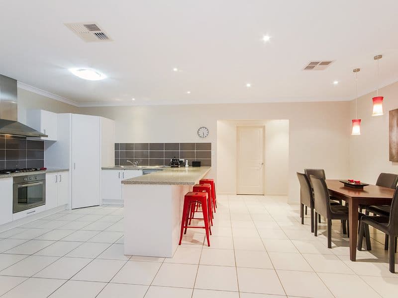 95 Roberts Drive, Maudsland QLD 4210, Maudsland - Thumbnail 6