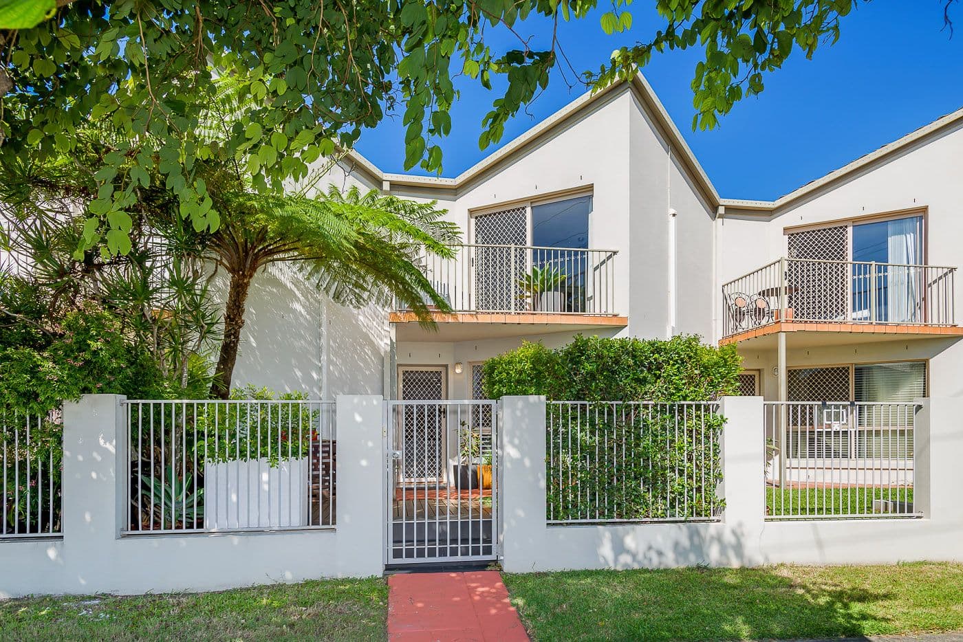 38 Abalone Avenue, Paradise Point QLD 4216, Paradise Point - Thumbnail 2