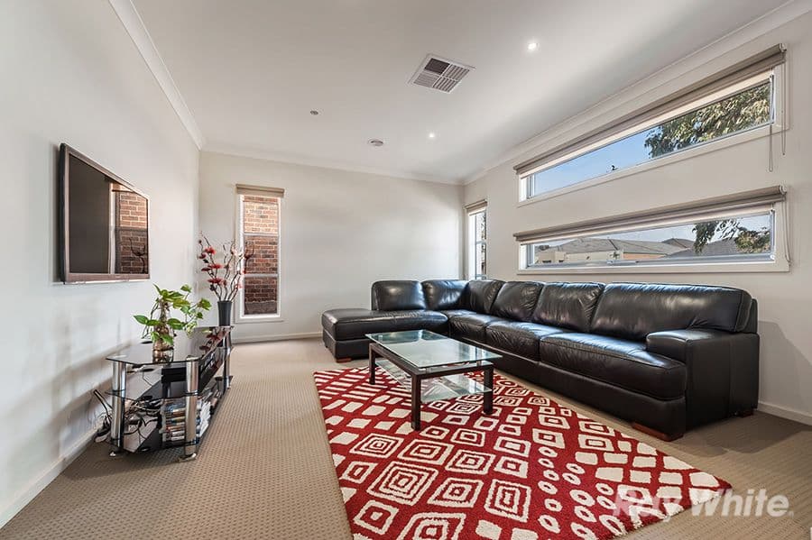 18 Barrington Circuit, Caroline Springs VIC 3023, Caroline Springs - Thumbnail 2