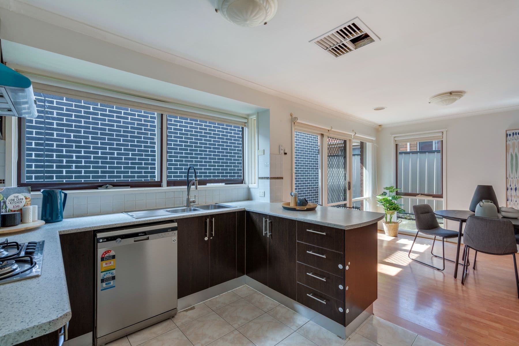 101 Bicentennial Crescent, Meadow Heights VIC 3048, Meadow Heights - Thumbnail 8