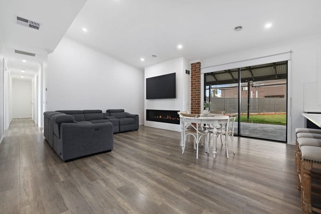 113 Abbeygate Drive, Werribee VIC 3030, Werribee - Thumbnail 3