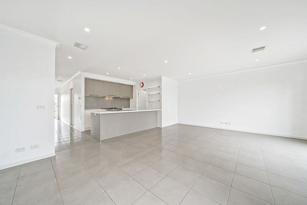 11 Tweed Road, Clyde North VIC 3978, Clyde North - Thumbnail 4