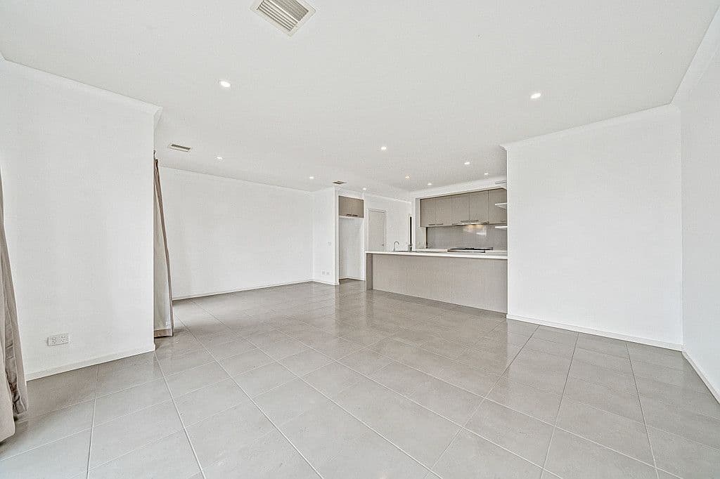 11 Tweed Road, Clyde North VIC 3978, Clyde North - Thumbnail 6