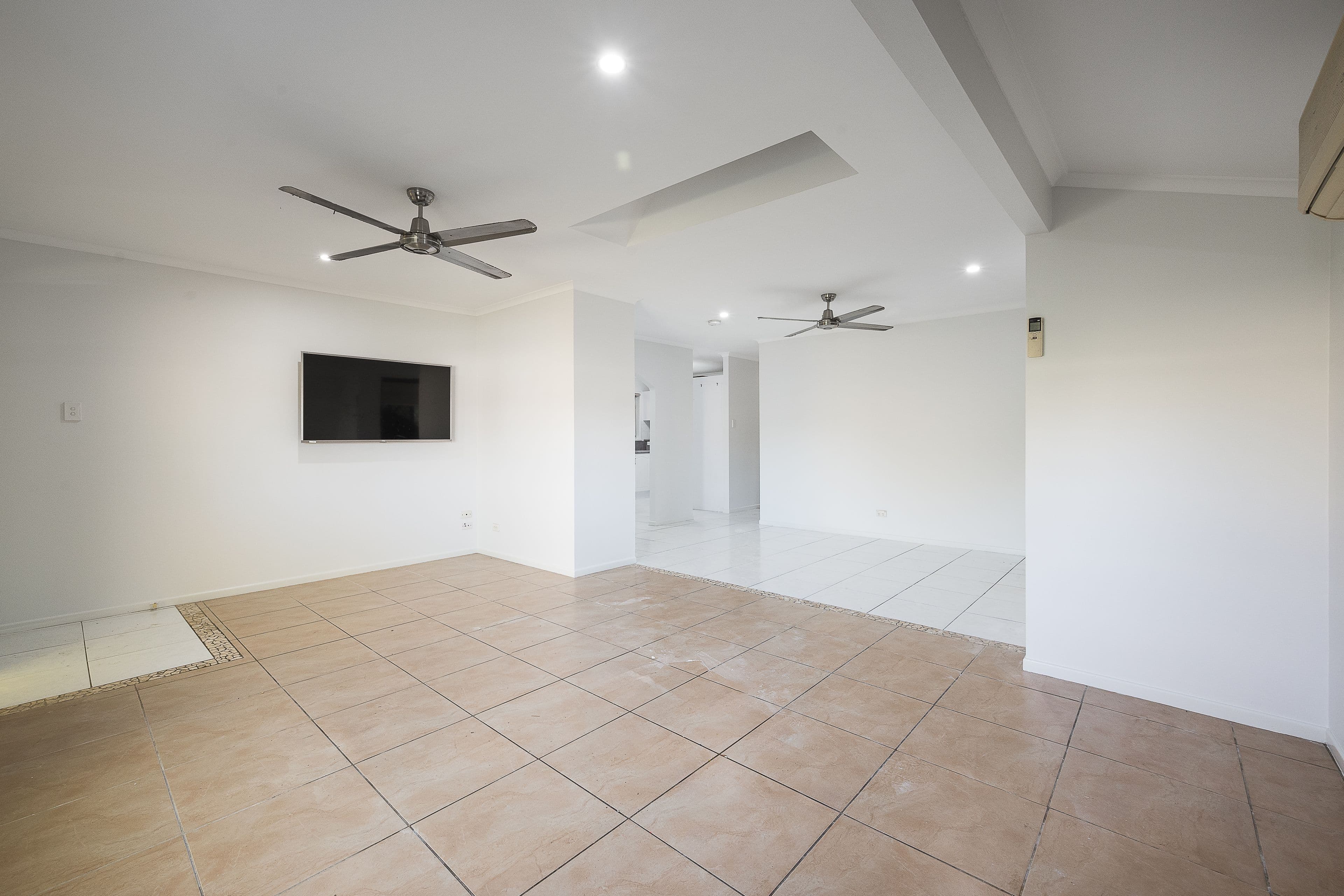 14 Livingstone Street, Strathpine QLD 4500, Strathpine - Thumbnail 2