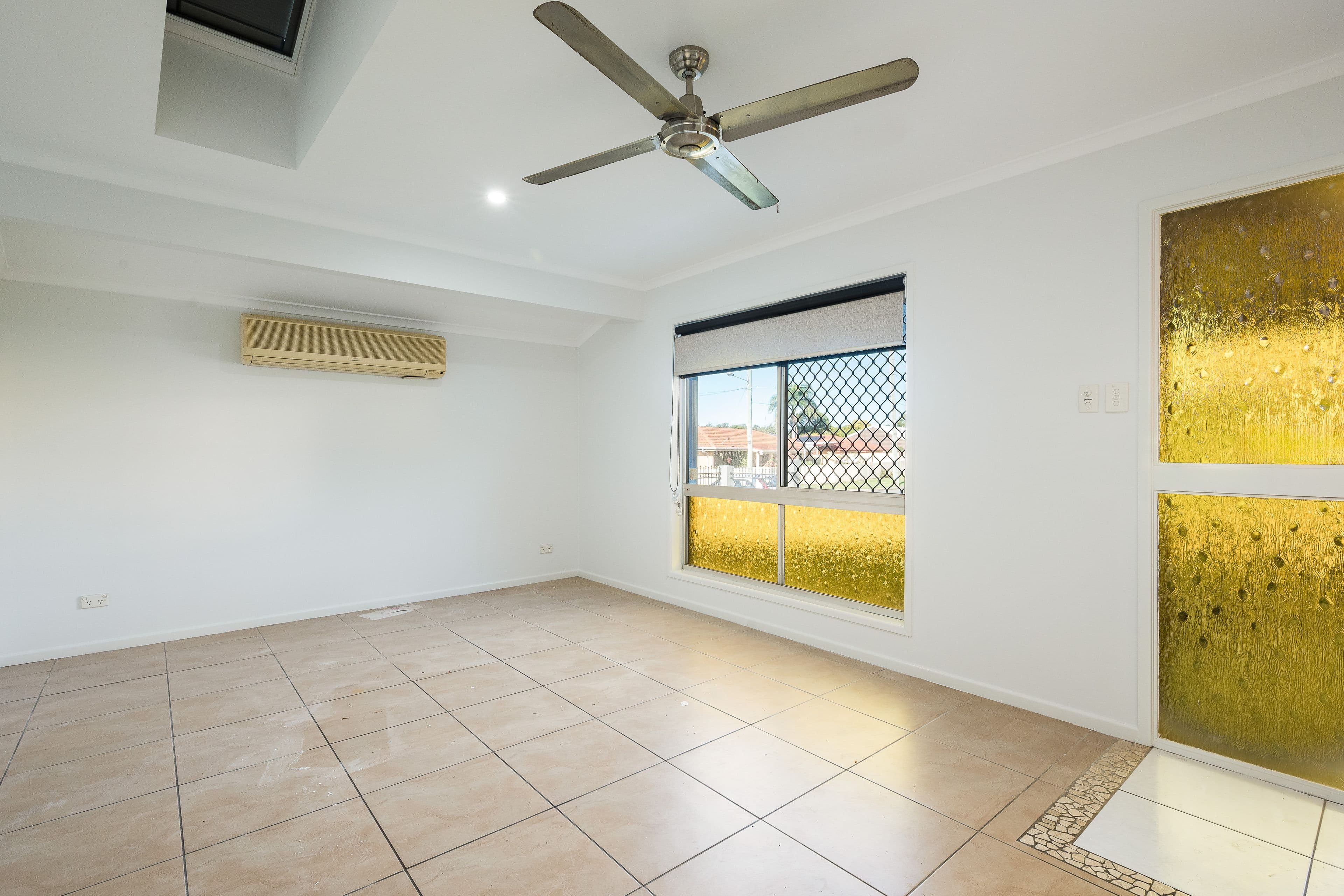 14 Livingstone Street, Strathpine QLD 4500, Strathpine - Thumbnail 3