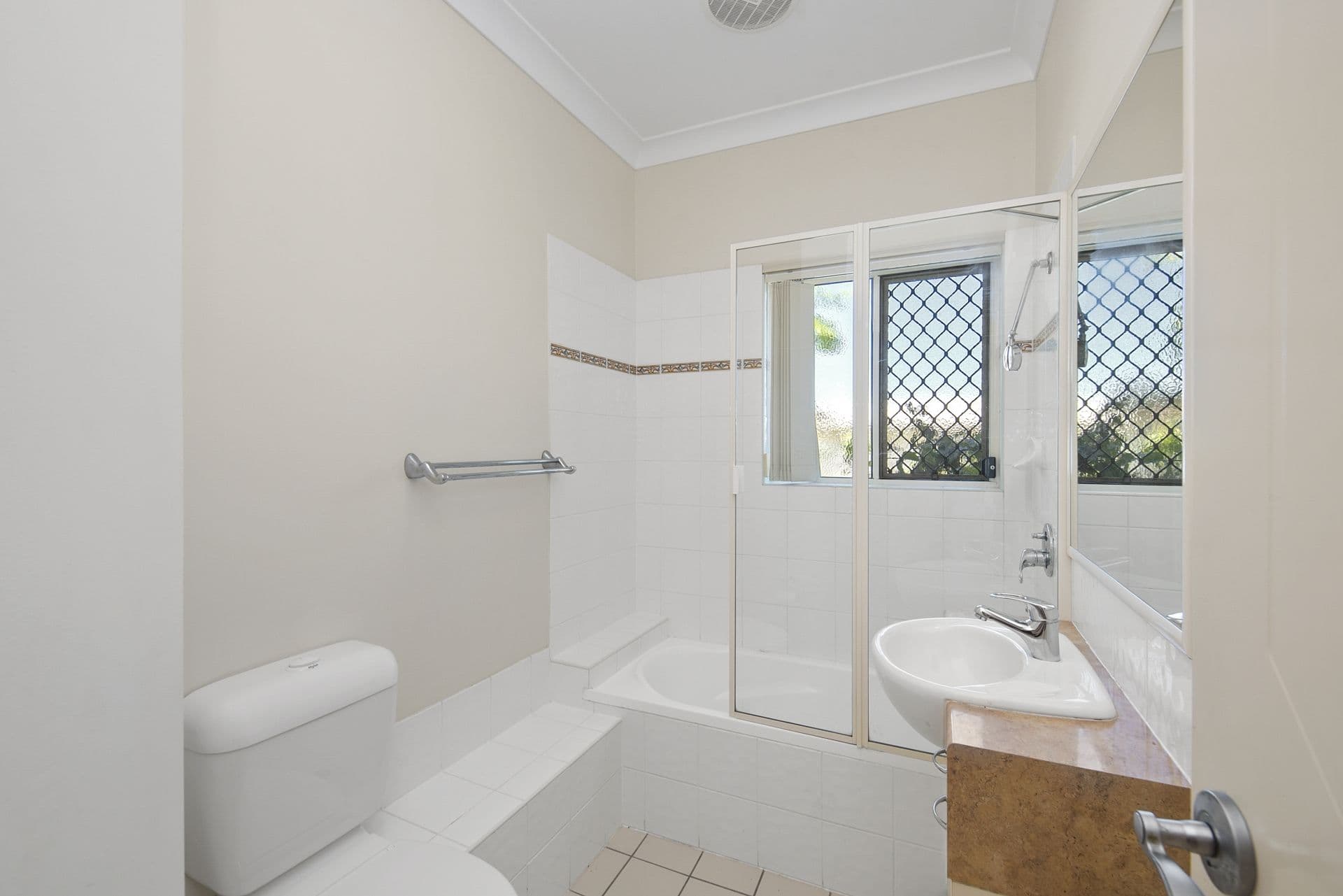 22 Tilley Street, Redcliffe QLD 4020, Redcliffe - Thumbnail 7