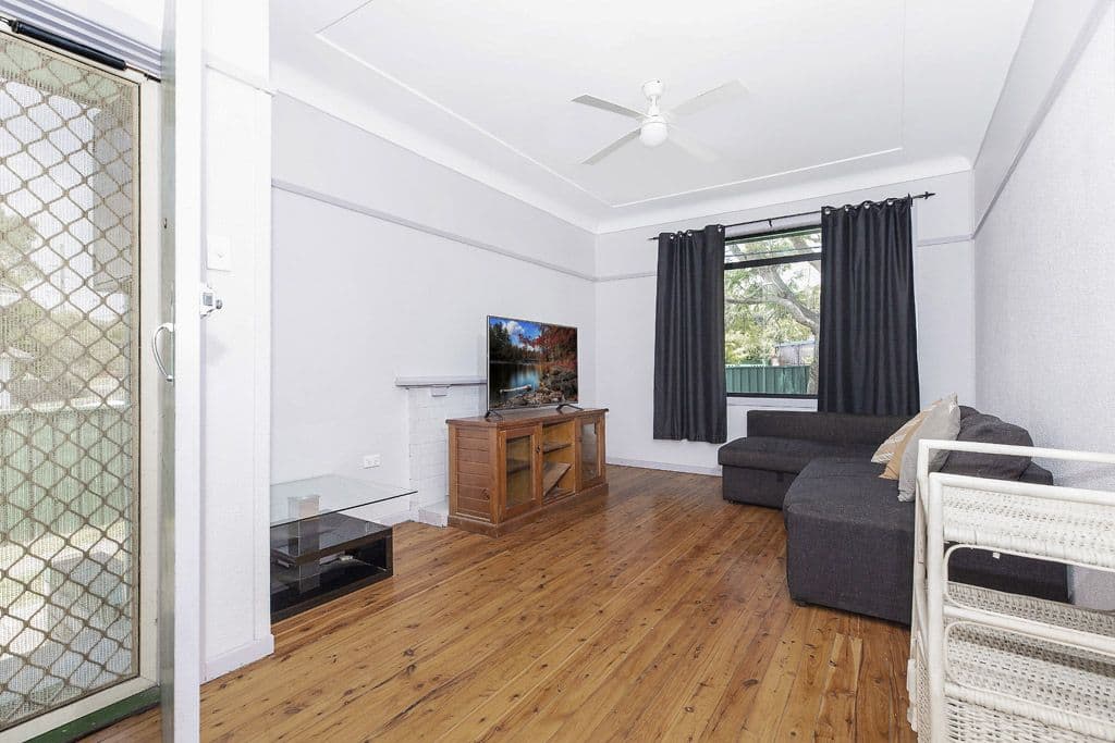 8 Sunderland Road, Toronto NSW 2283, Toronto - Thumbnail 2