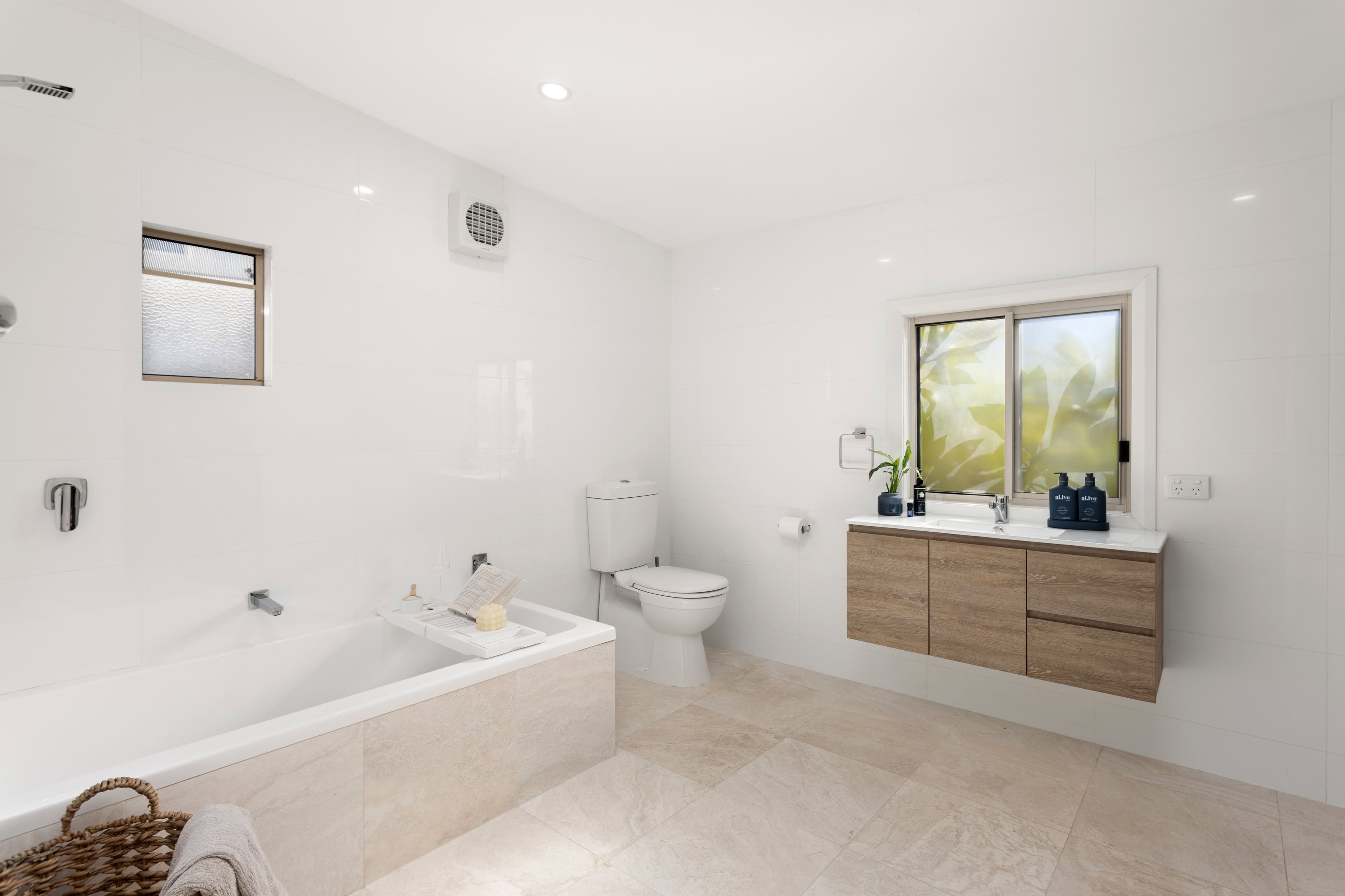 111 Edinburgh Drive, Taree NSW 2430, Taree - Thumbnail 4