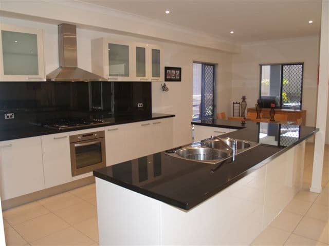 34 Giordano Place, Belmont QLD 4153, Belmont - Thumbnail 2