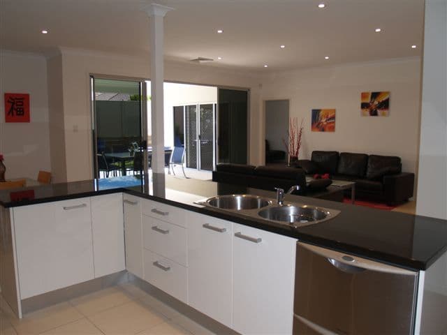 34 Giordano Place, Belmont QLD 4153, Belmont - Thumbnail 4