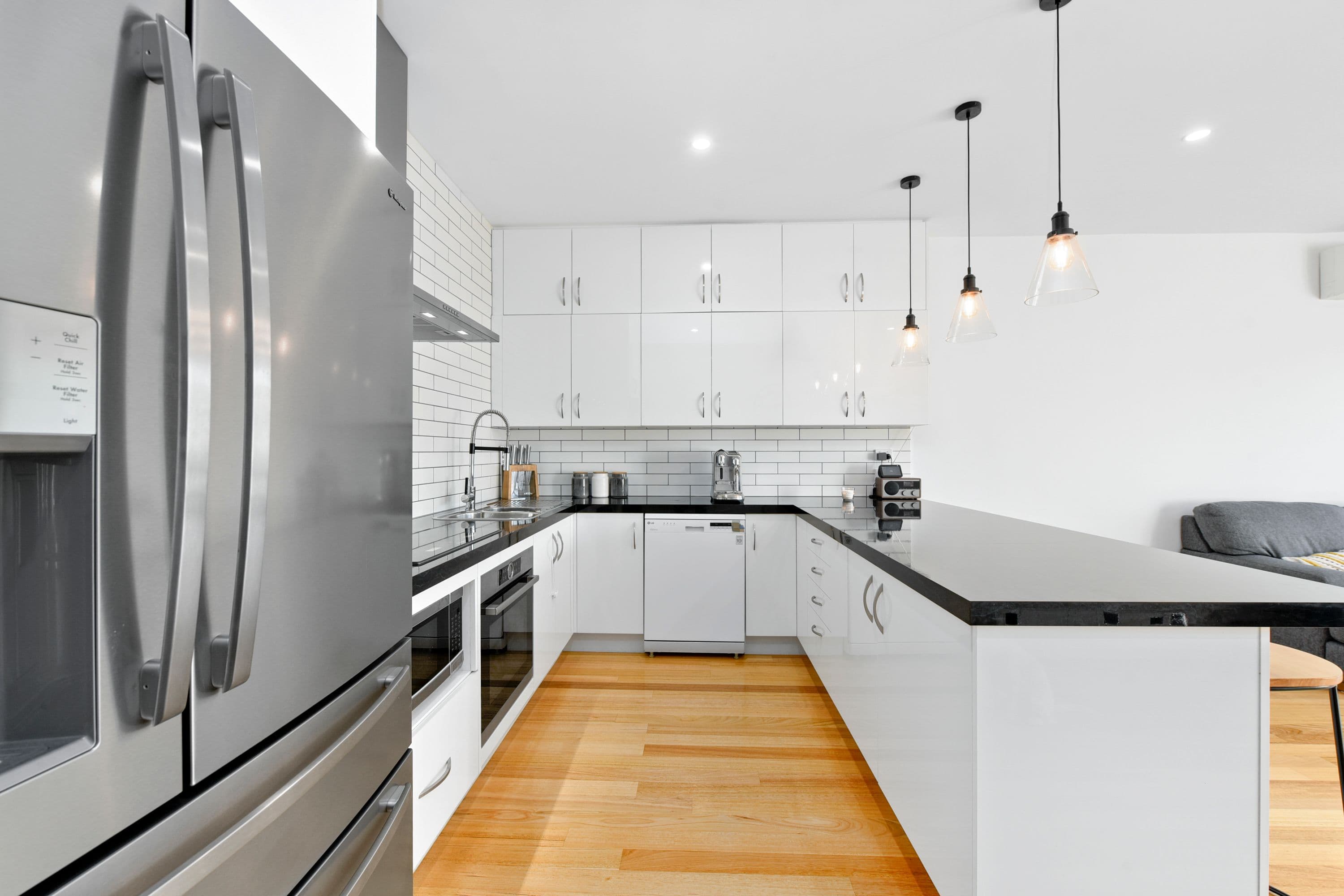 22 Burns Avenue, Clayton South VIC 3169, Clayton South - Thumbnail 3