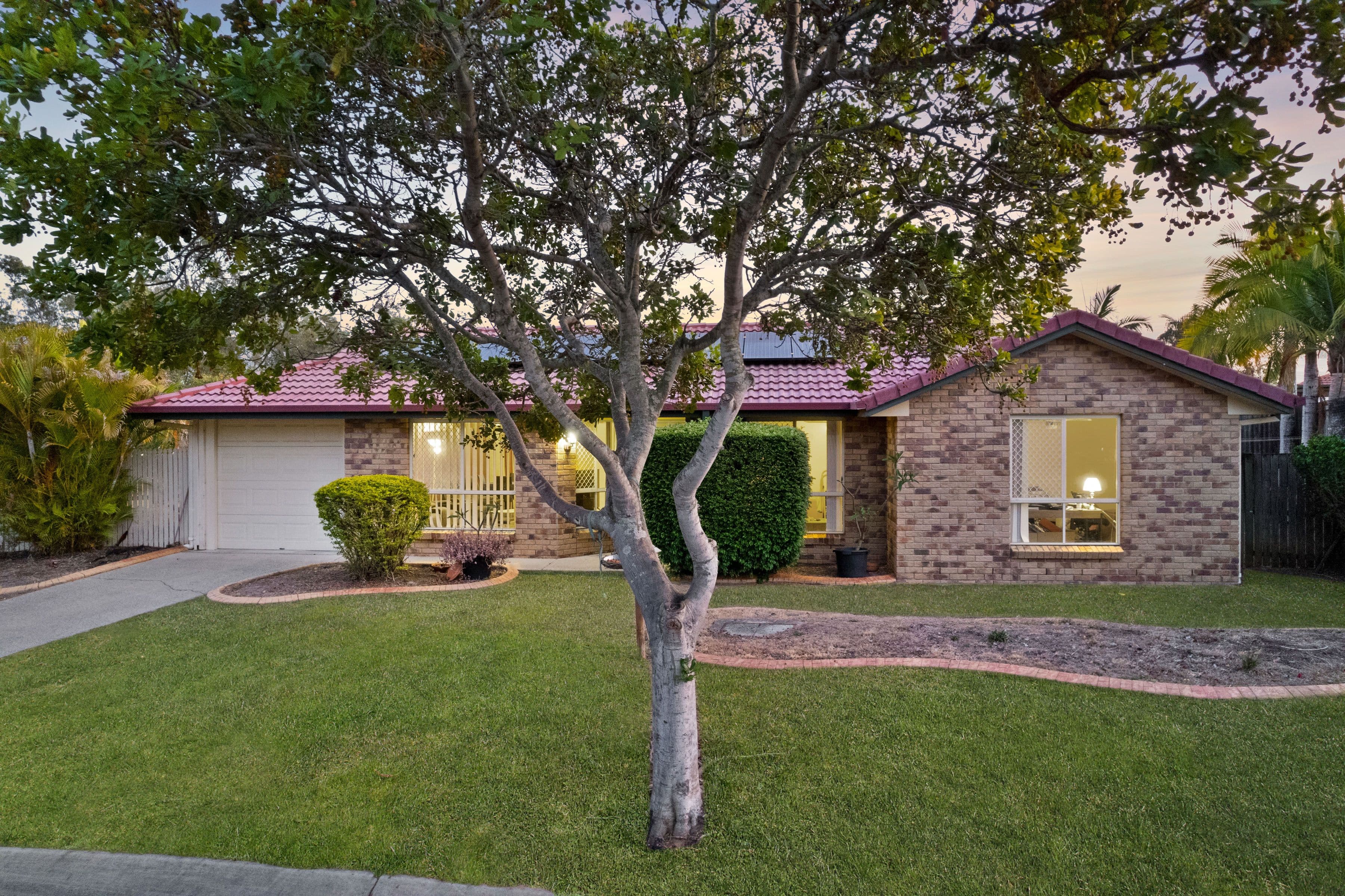 2 Stretton Court, Heritage Park QLD 4118, Heritage Park - Image 1