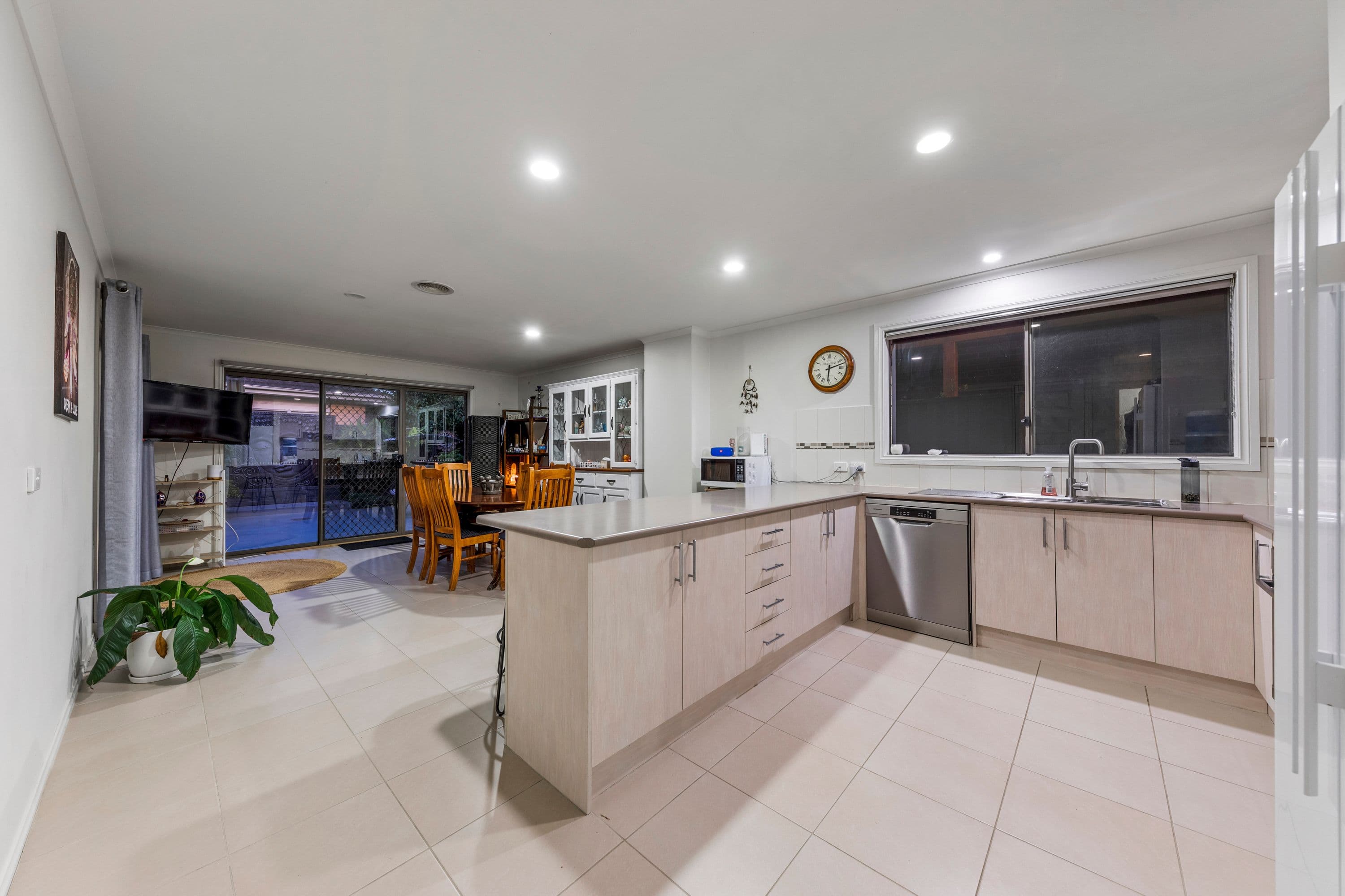 31 Fallingwater Drive, Pakenham VIC 3810, Pakenham - Thumbnail 6