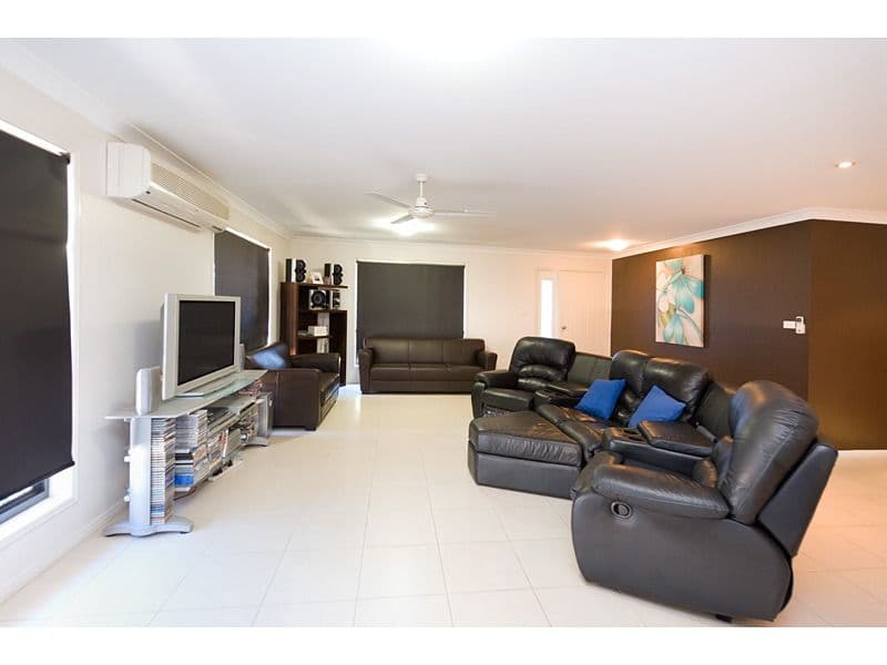 27 Primrose Avenue, NORMAN GARDENS QLD 4701, Norman Gardens - Thumbnail 3