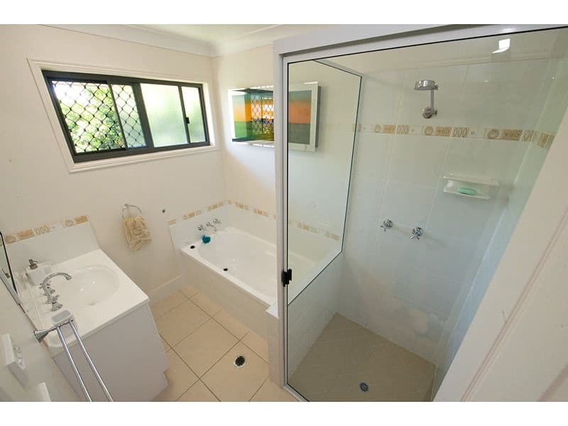 27 Primrose Avenue, NORMAN GARDENS QLD 4701, Norman Gardens - Thumbnail 6