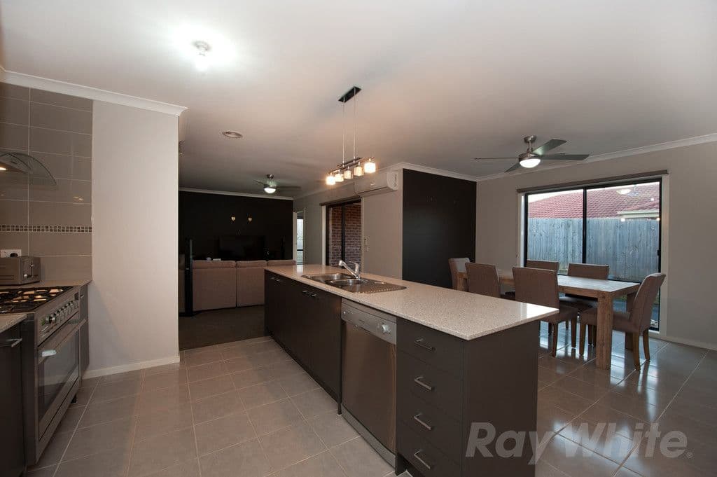 27 Tuscany Rise, Pakenham VIC 3810, Pakenham - Thumbnail 6