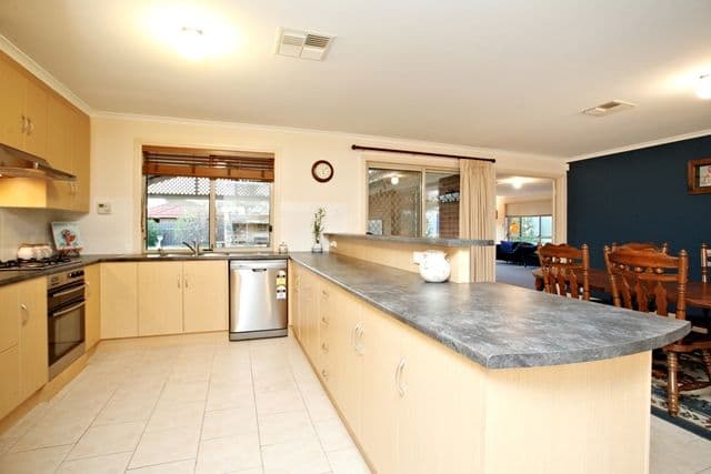 4 Hanna Avenue, Windsor Gardens SA 5087, Windsor Gardens - Thumbnail 2