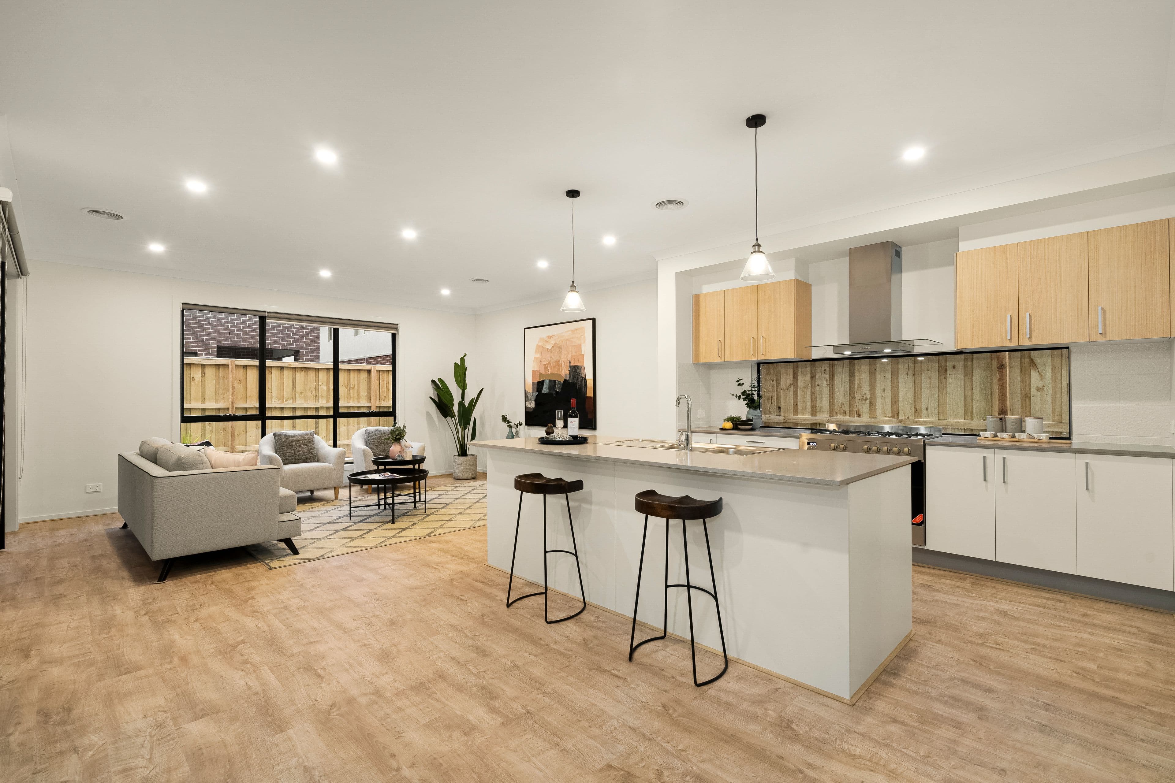 7 Elphinstone Way, Wantirna South VIC 3152, Wantirna South - Thumbnail 2
