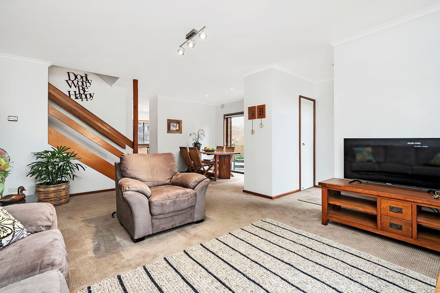 19 Woodland Drive, Cheltenham VIC 3192, Cheltenham - Thumbnail 2