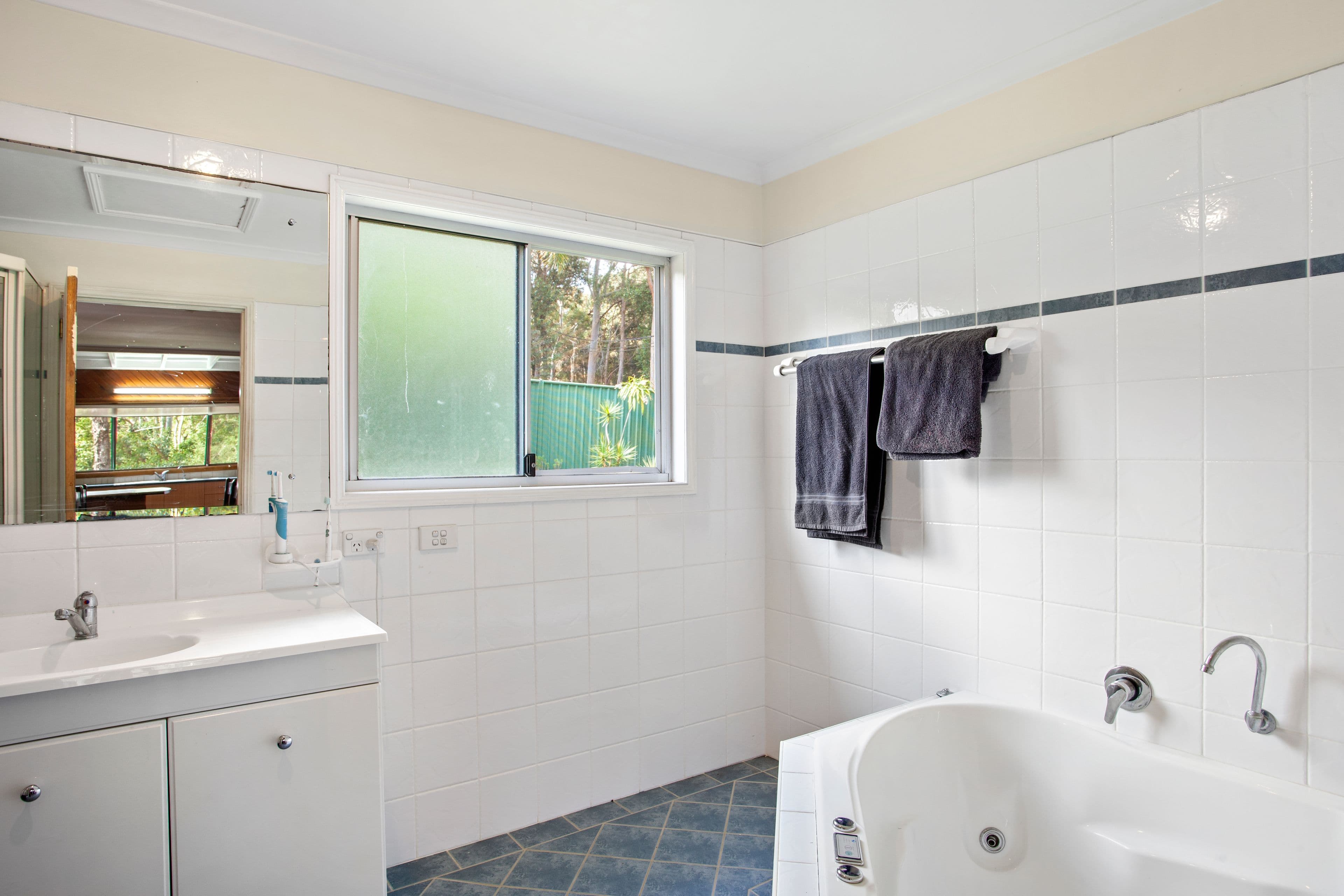14 Greenwood Avenue, Berkeley Vale - Thumbnail 7