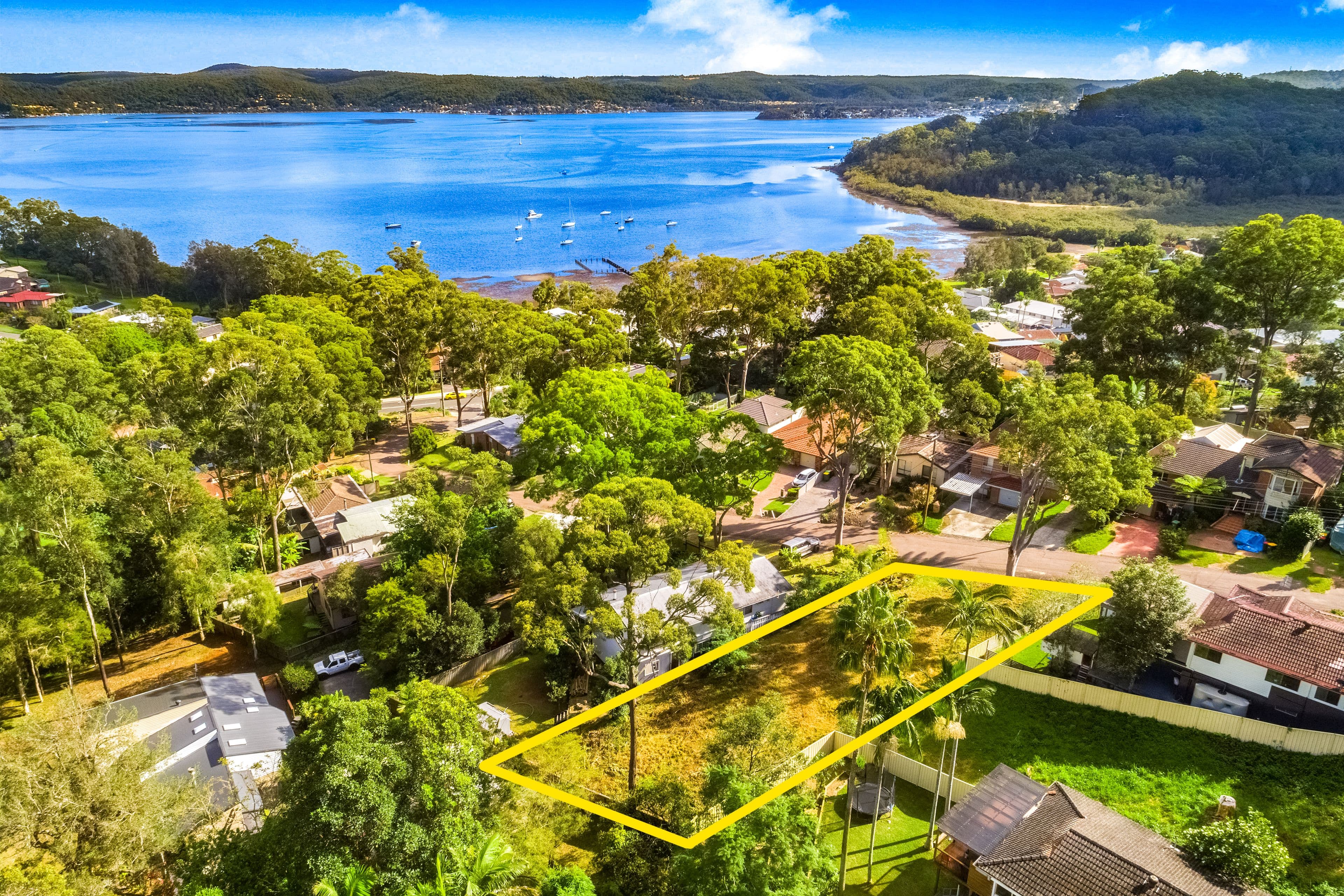 16 Elvys Avenue, Saratoga NSW 2251, Saratoga - Image 1
