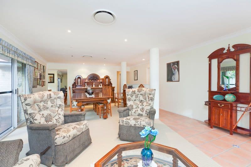 17 Carinyan Drive, BIRKDALE QLD 4159, Birkdale - Thumbnail 2