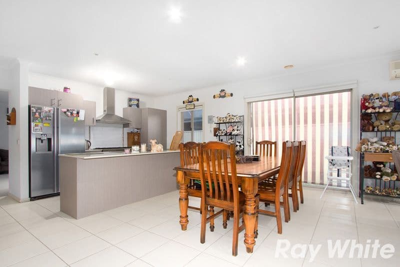 3 Delft Place, Pakenham VIC 3810, Pakenham - Thumbnail 4