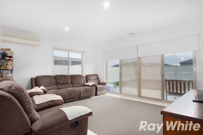 3 Delft Place, Pakenham VIC 3810, Pakenham - Thumbnail 5