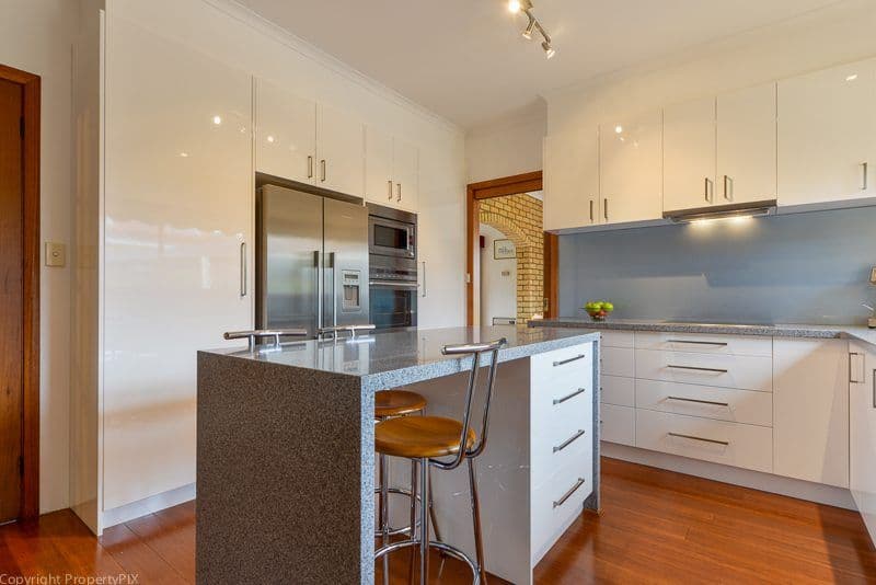 6 Swinton Place, ROSE BAY TAS 7015, Rose Bay - Thumbnail 2
