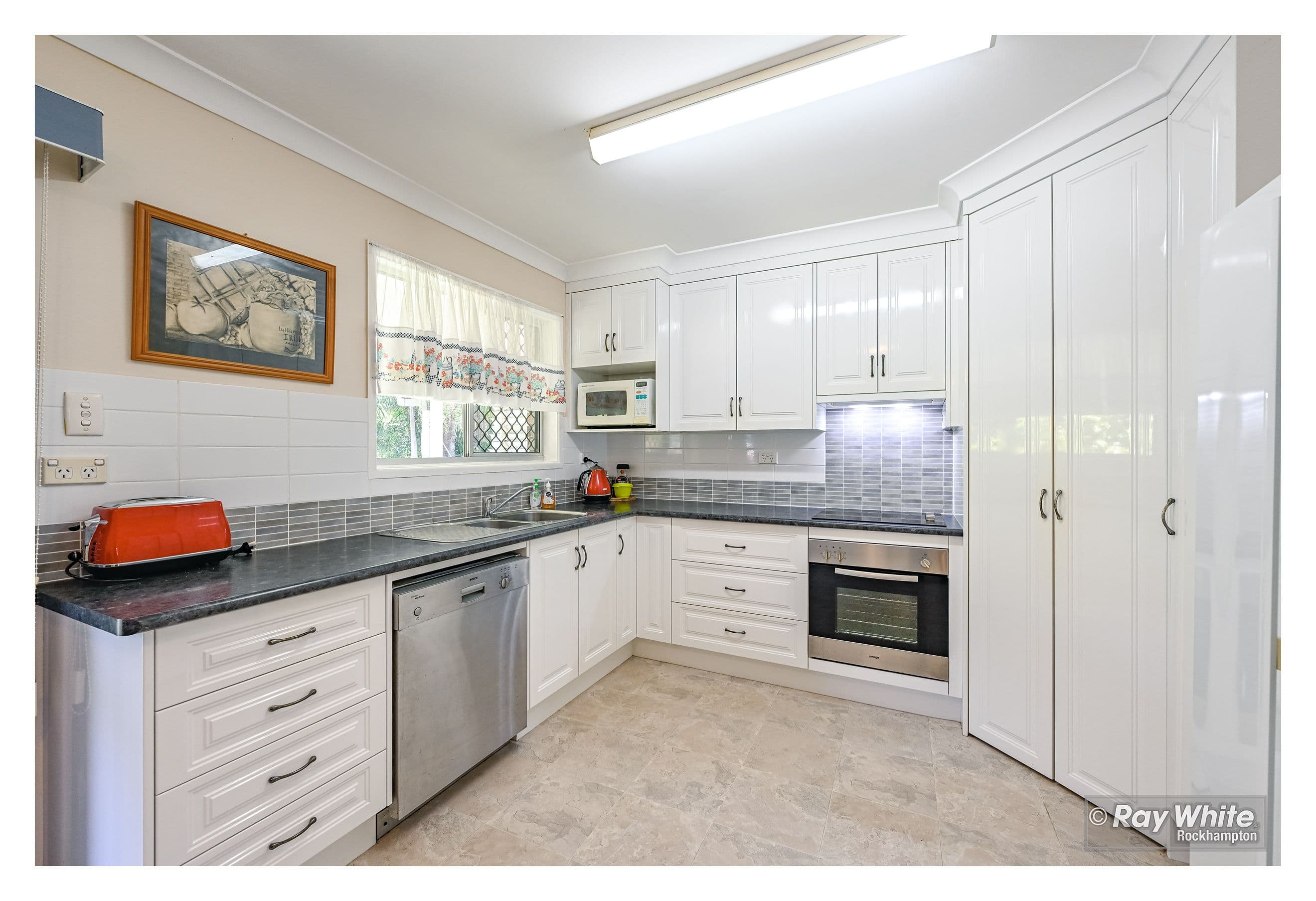 304 Thirkettle Avenue, Frenchville QLD 4701, Frenchville - Thumbnail 3