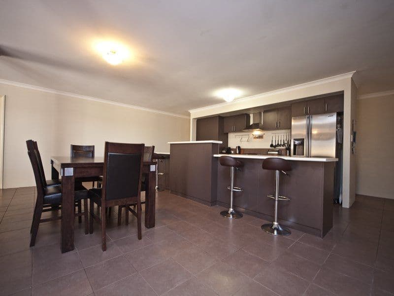 11 Daleford Way, SOUTHERN RIVER WA 6110, Southern River - Thumbnail 3