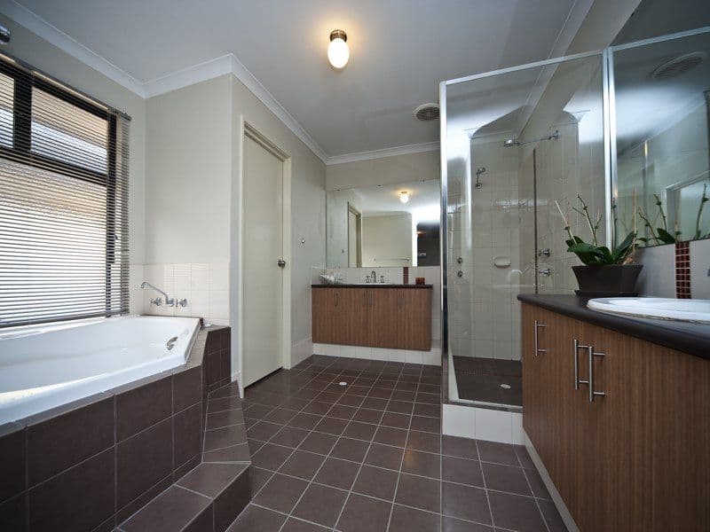 11 Daleford Way, SOUTHERN RIVER WA 6110, Southern River - Thumbnail 4