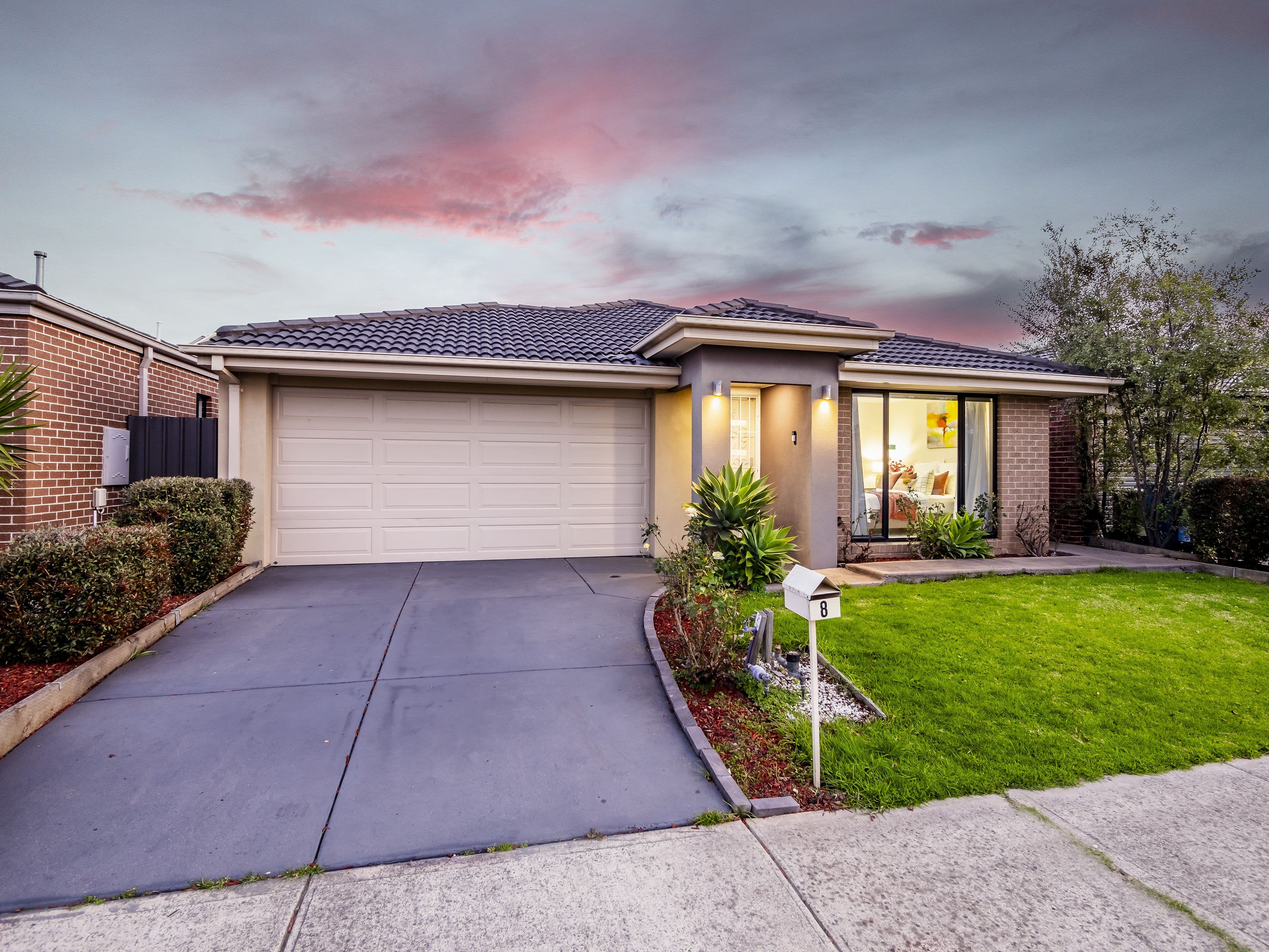 8 Dellinea Street, Cranbourne North VIC 3977, Cranbourne North - Image 1