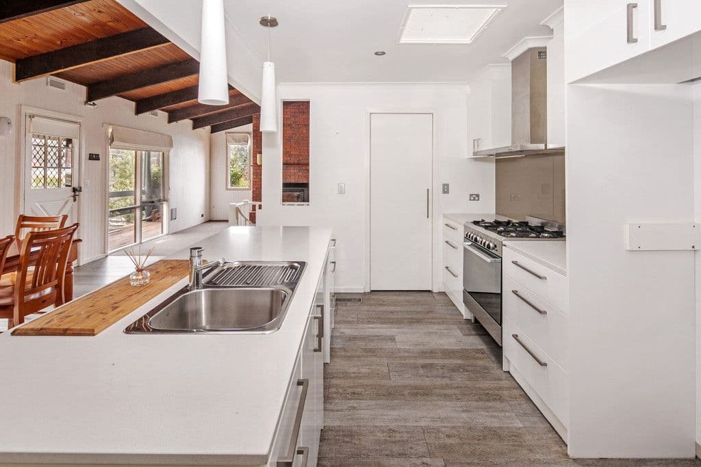40 Landale Avenue, Mount Clear VIC 3350, Mount Clear - Thumbnail 3