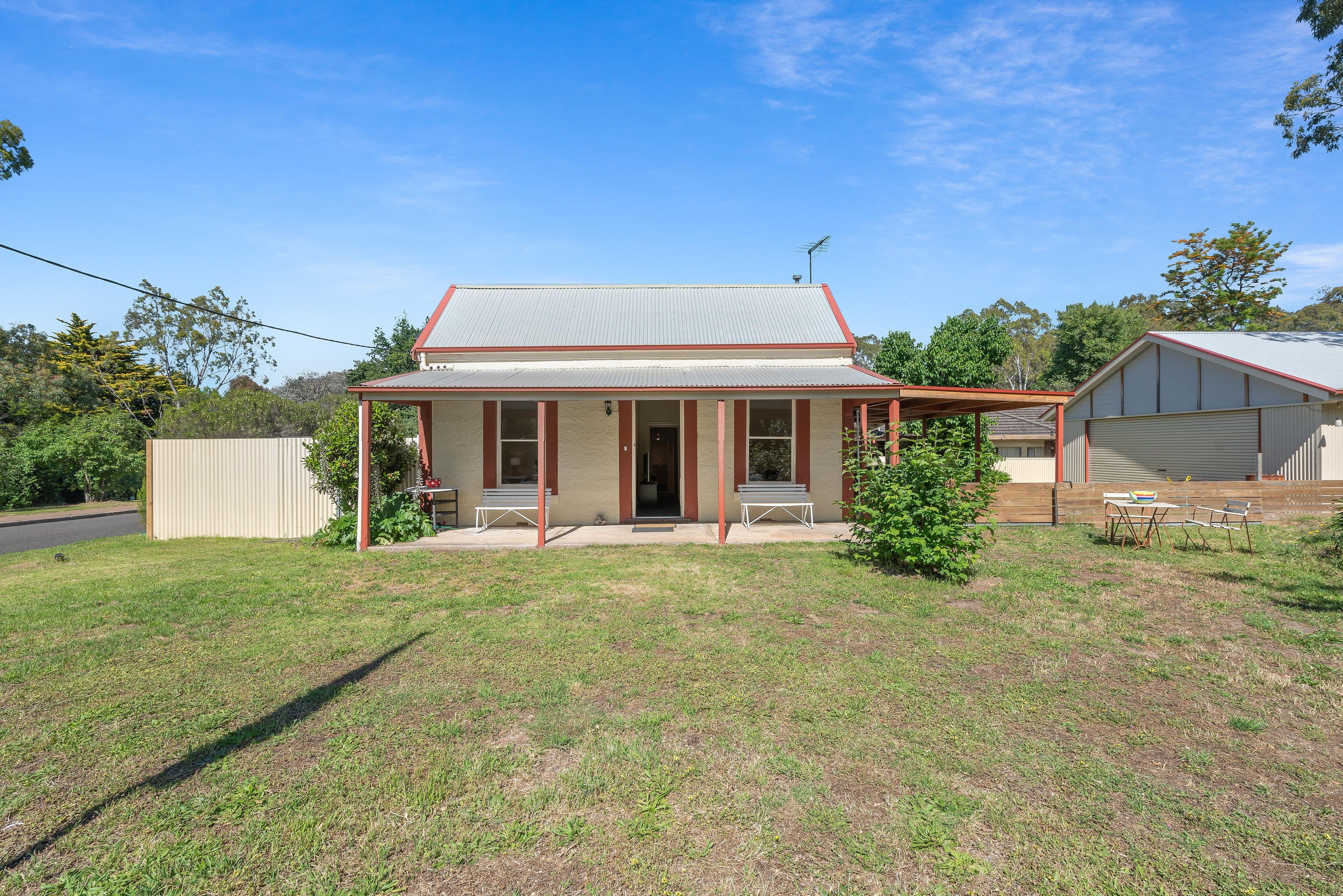 2 Pine Lodge Drive, Glenalta SA 5052, Glenalta - Thumbnail 2